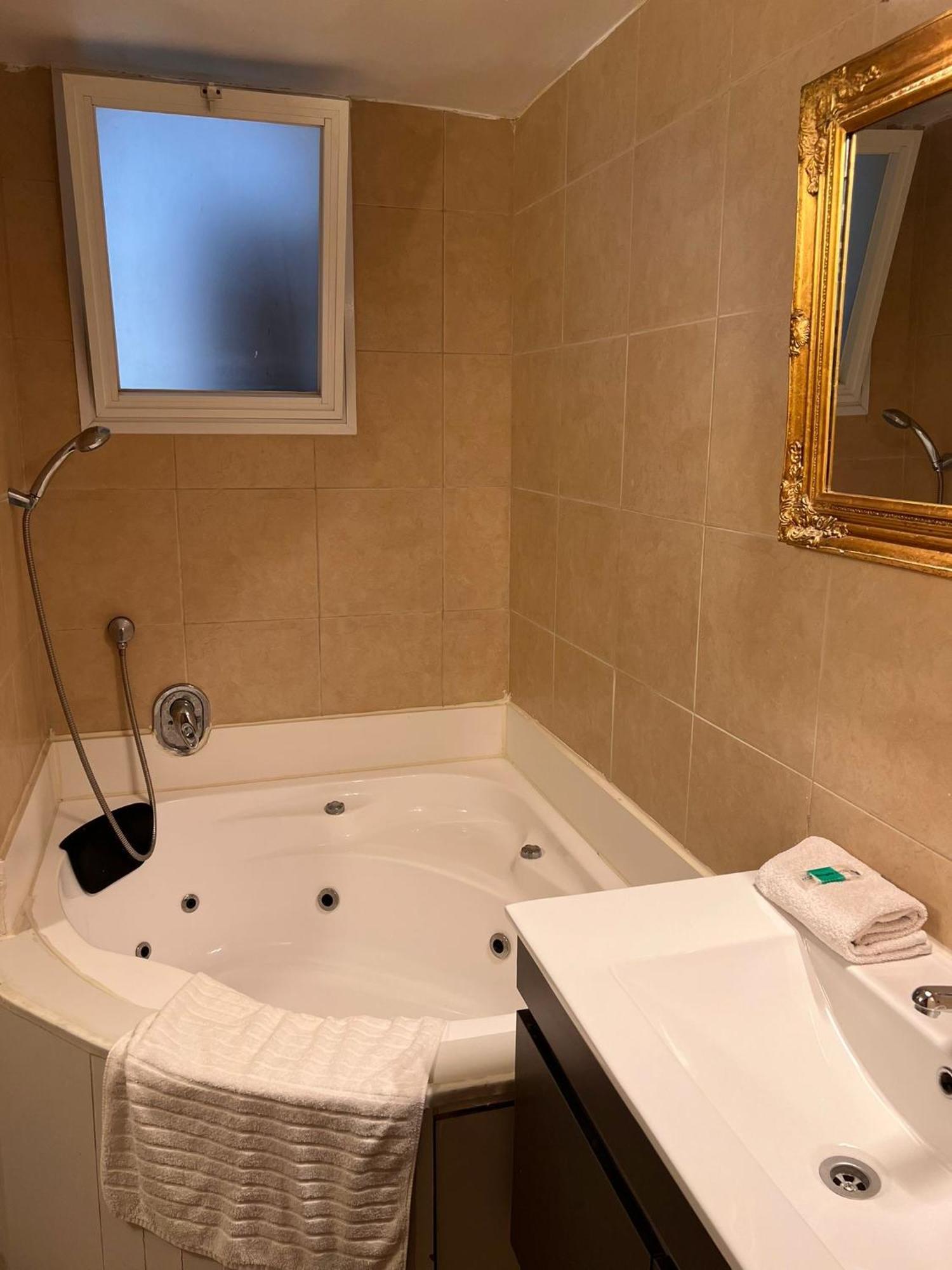 Eden Hotel Haifa Eksteriør billede